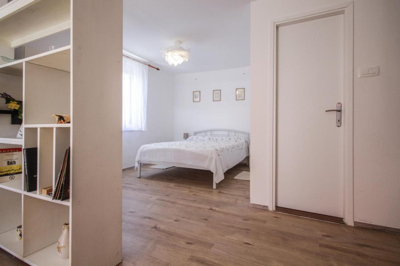 Studio La Boheme Ровінь Екстер'єр фото