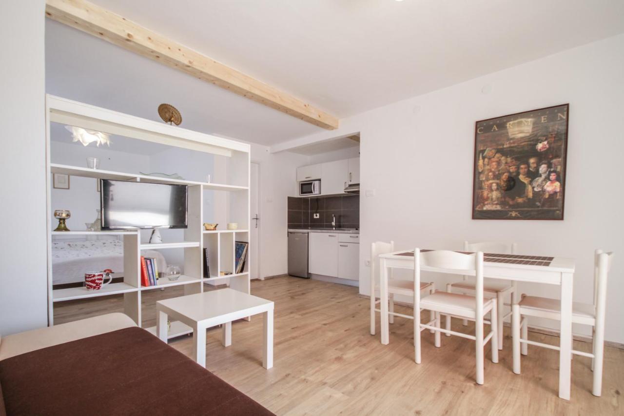 Studio La Boheme Ровінь Екстер'єр фото